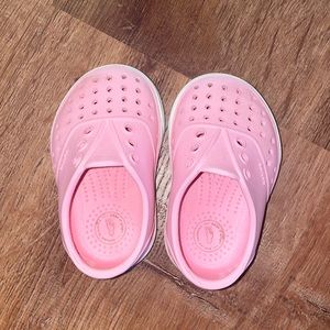 Children’s Native pink shoes size C4